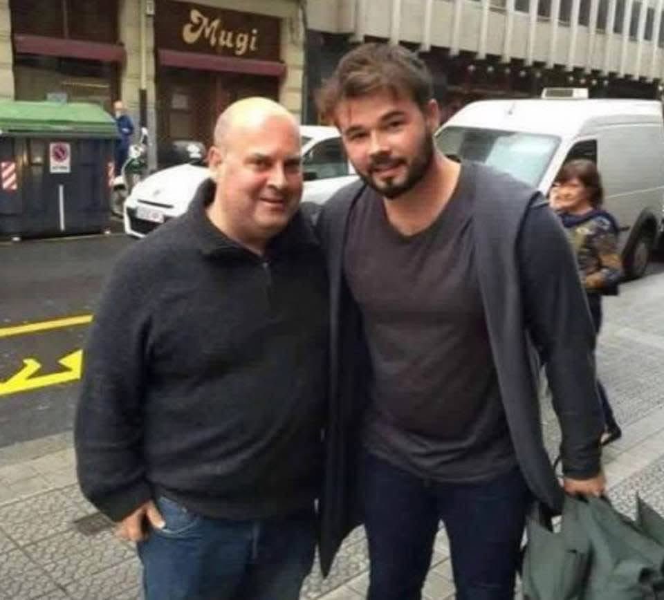 <a href="/gabrielrufian/">Gabriel Rufián</a> De los asesinos de Eta no pones fotos ?
Tus amigos y compadres .
Si tienes una foto de una bandera esvastica Nazi
Si tienes una foto con un ETARRA Demócrata ?
Si?
Cerebro de mosquito.