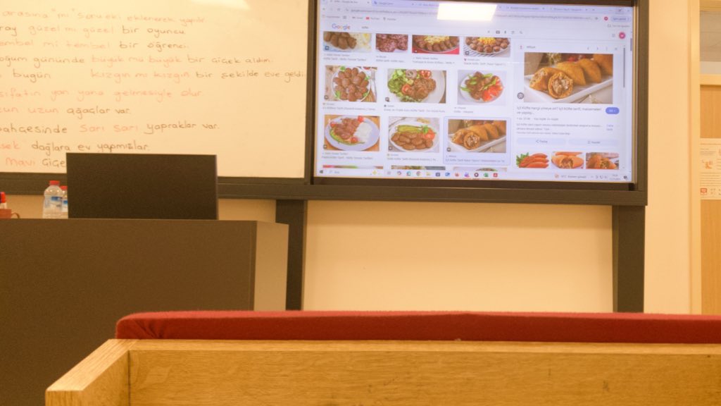 y00things's tweet image. ୨୧⸝⸝﹕ 𝗆𝖺𝗋𝖺’𝗌 𝗅𝗂𝖿𝖾 𝗎𝗉𝖽𝖺𝗍𝖾﹐⊂✦⊃ ‹𝟹

 ──★ ˙ hari ini belajar materi baruu ~.~!! jujur makin kesini makin😶‍🌫️💥…💔❕