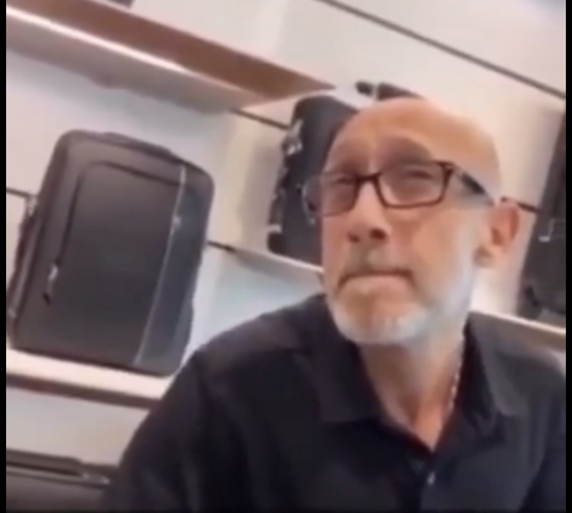 ThaJawDropper's tweet image. Told a guy in my class I play some fighting games bc he asked what I do on my free time 
This dude said “like skullgirls?”