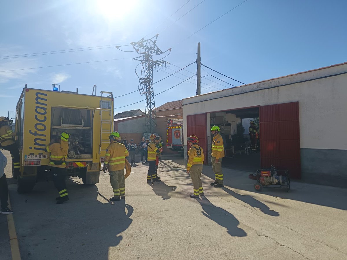 Plan_INFOCAM's tweet image. #INFOCAM de @gobjccm ha participado en el #SIMULACRO de aplicación del Plan Especial de Emergencias de Protección Civil por Inundaciones (PRICAM) en Alcaudete de la Jara, #Toledo por fuertes lluvias y rotura de presa
