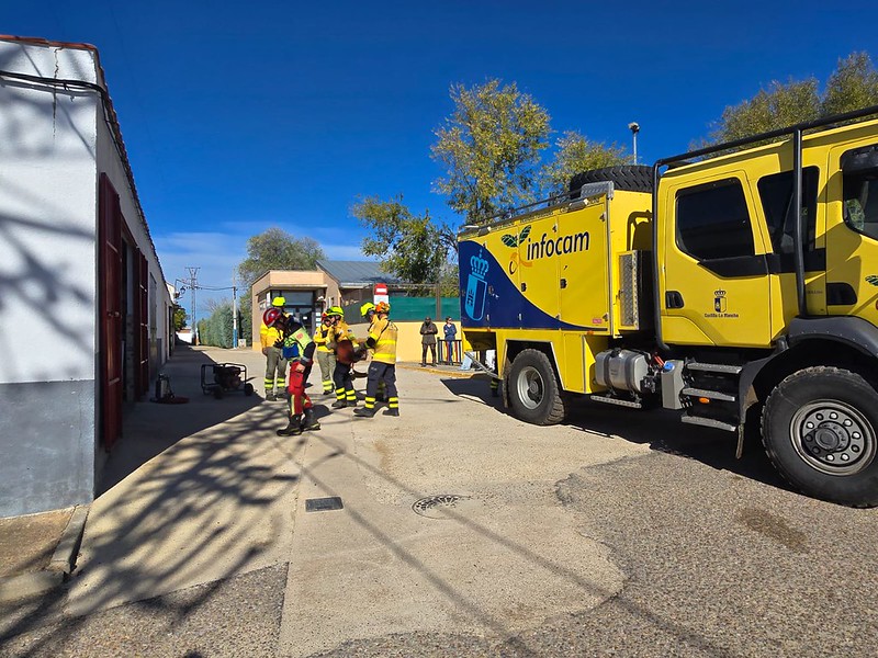 Plan_INFOCAM's tweet image. #INFOCAM de @gobjccm ha participado en el #SIMULACRO de aplicación del Plan Especial de Emergencias de Protección Civil por Inundaciones (PRICAM) en Alcaudete de la Jara, #Toledo por fuertes lluvias y rotura de presa