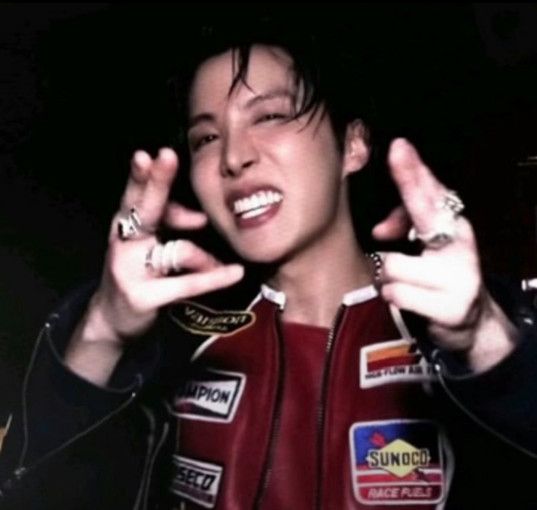 sugamihoney's tweet image. bueno dejo mi voto 🙋🏻‍♂️

I vote #jhope for #POPGOLDENAWARDS2025