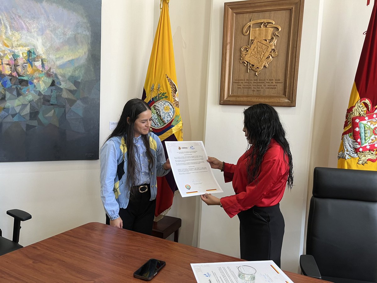 MarisolPenaloz2's tweet image. #Cuenca en el mundo 

🧑🏻‍🍳 La chef Claudia Merchán es hoy nuestra #embajadora #gastronómica, conquistando una estrella Michelin 🎖️ y llevando el sabor de #Cuenca ❤️💛 a los más altos escenarios del mundo

Su logro refleja la fuerza de una ciudad que crece, inspira y trasciende 👏🏻❤️