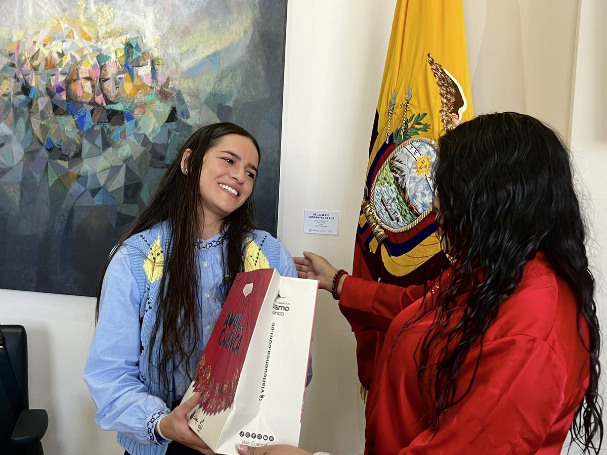 MarisolPenaloz2's tweet image. #Cuenca en el mundo 

🧑🏻‍🍳 La chef Claudia Merchán es hoy nuestra #embajadora #gastronómica, conquistando una estrella Michelin 🎖️ y llevando el sabor de #Cuenca ❤️💛 a los más altos escenarios del mundo

Su logro refleja la fuerza de una ciudad que crece, inspira y trasciende 👏🏻❤️