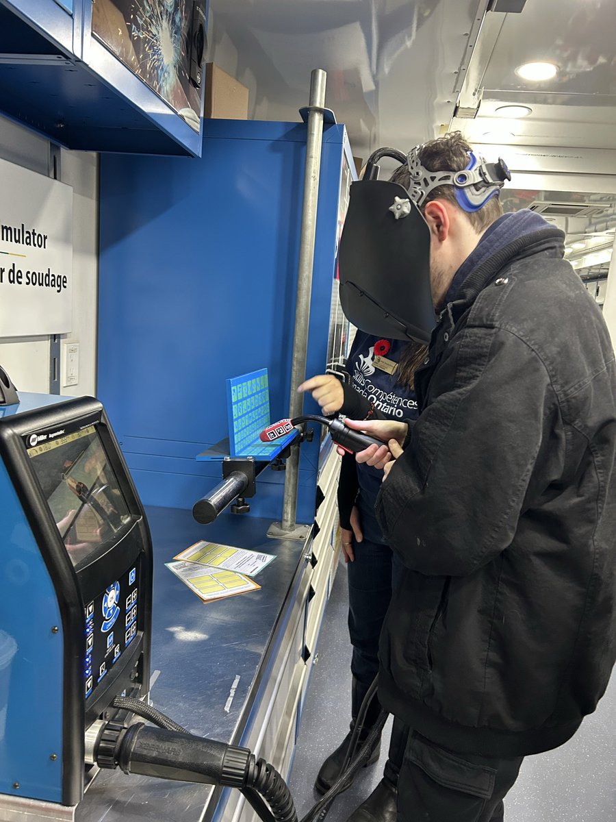 ArthurVoaden's tweet image. Students at AVSS got to attend the trade fair in London, learning about the various options and opportunities they have after graduation. 
@TVDSB