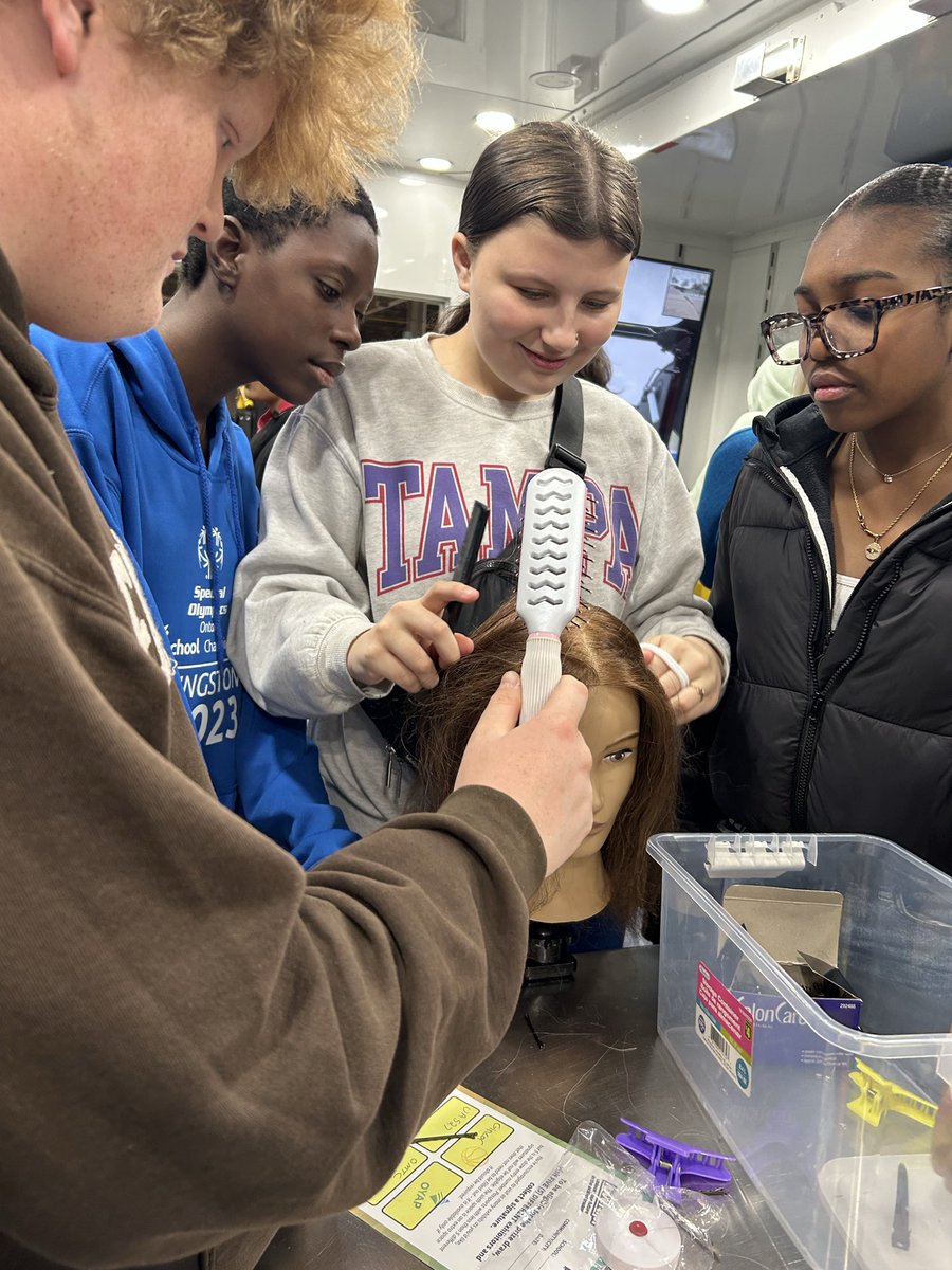 ArthurVoaden's tweet image. Students at AVSS got to attend the trade fair in London, learning about the various options and opportunities they have after graduation. 
@TVDSB