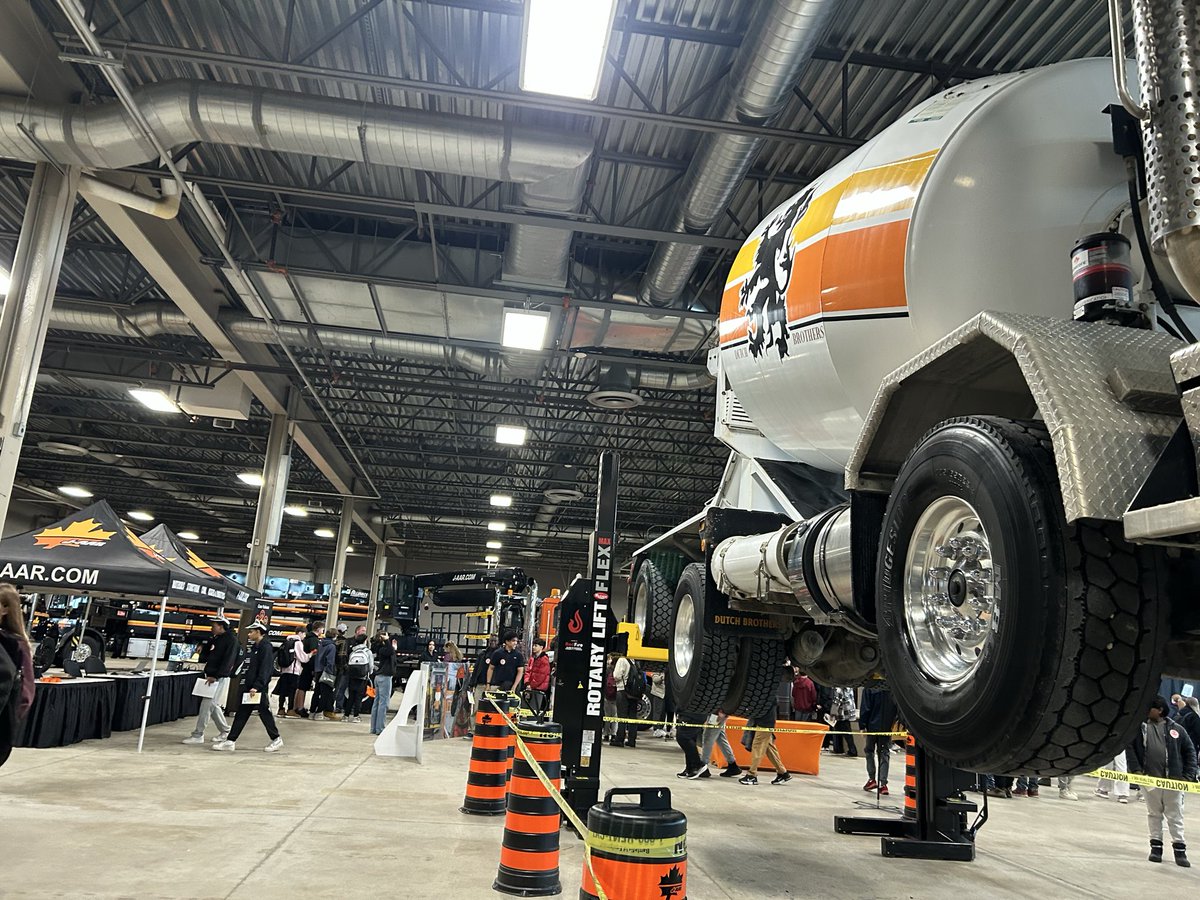 ArthurVoaden's tweet image. Students at AVSS got to attend the trade fair in London, learning about the various options and opportunities they have after graduation. 
@TVDSB