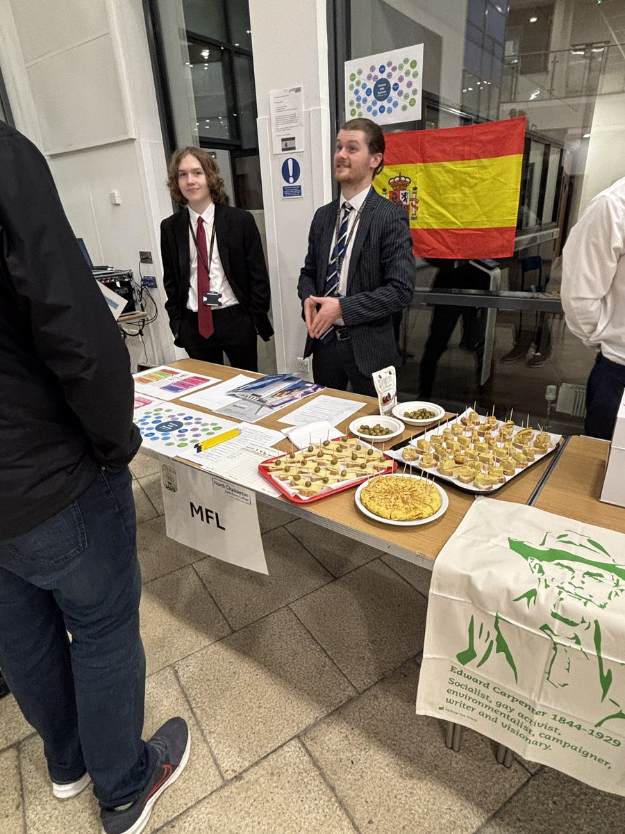 NorthChadderton's tweet image. Our Sixth Form Open Evening is now underway! 🎉 Here are some of the highlights so far — inspiring talks, engaging subject sessions, and a great turnout of future students exploring their next steps! #SixthForm #OpenEvening