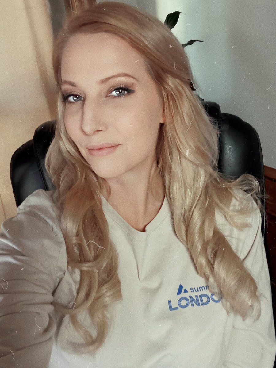 IdMintThat's tweet image. I miss Avax Summit :( 🔺