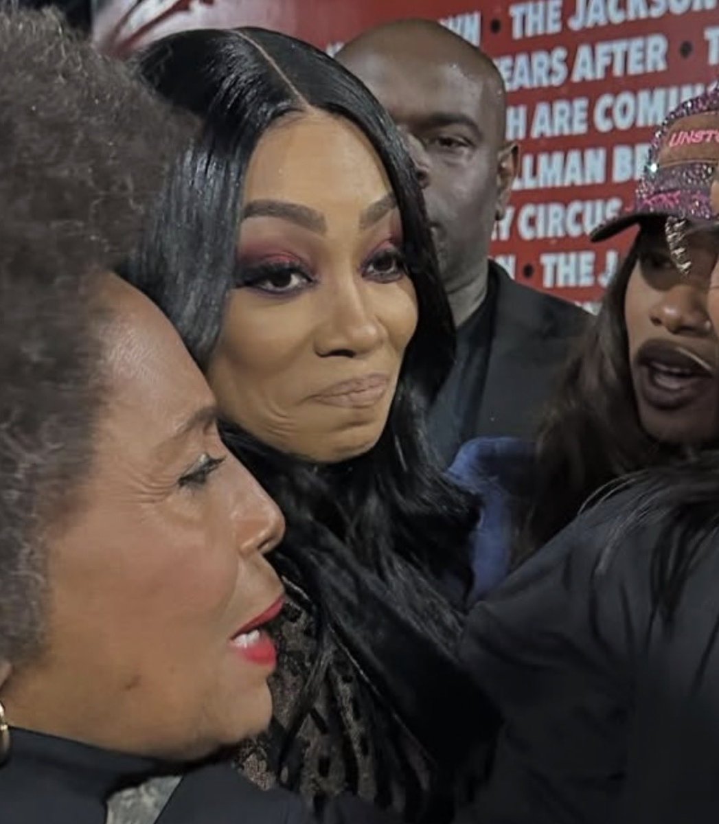 POV: Me when I bunch of ghetto mess is happening around me 
#theboyisminetour