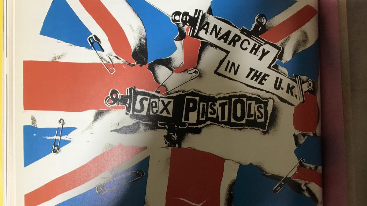 kerasand's tweet image. 志らくが「国旗損壊罪」否定派に反論「誰が困るんだ？」「“表現の自由”とか訳の分からないことを…」

べつにやりたいわけではないが、例えばピストルズがやってたこんなことが犯罪になっちゃうのならば、ひどく窮屈だ。だからそんなそんな法律には反対。