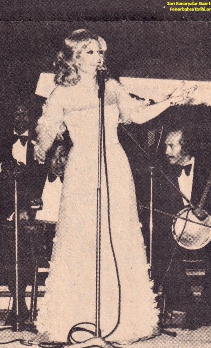 1974 Şampiyonluk Kutlaması ve Kulübümüze üye oluyor. Mekanın cennet olsun..