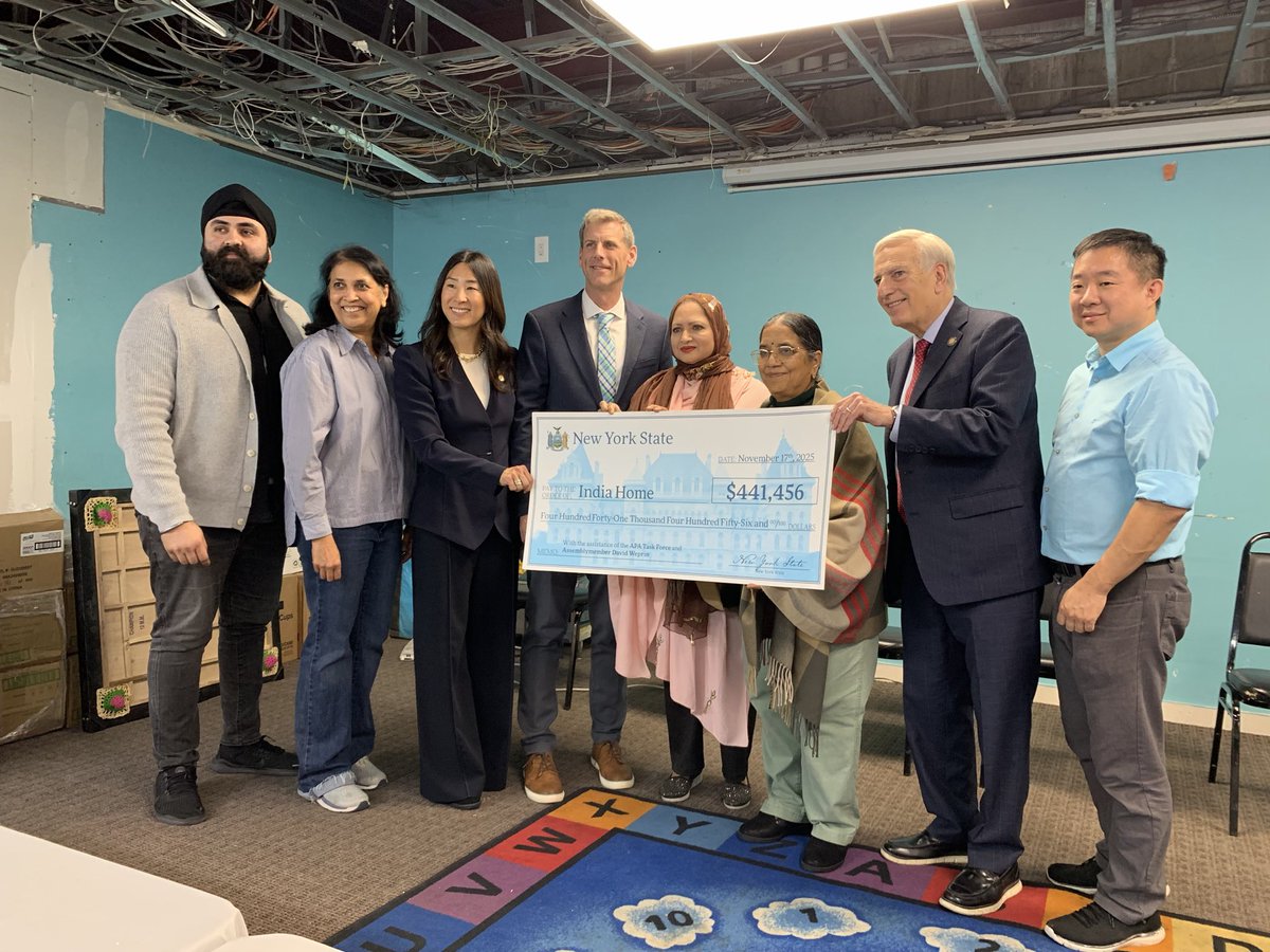 indiahomeusa's tweet image. We are deeply grateful to the New York State Assembly Asian Pacific American Task Force for this extraordinary investment in our community 💙

This funding will help India Home expand programs that uplift and empower South Asian and Indo-Caribbean older adults 

#IndiaHome #AAPI