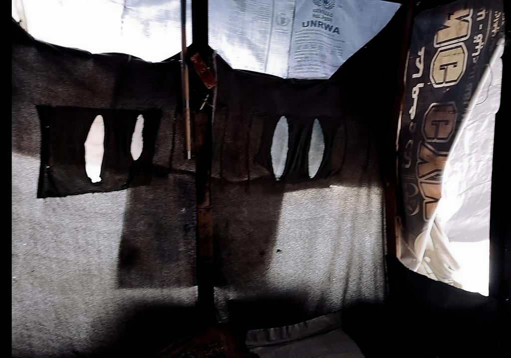 reemafamily's tweet image. If you see this, please don’t ignore it…  
They warned us it will rain tomorrow,  
and we’re in a torn tent that offers no protection… if it rains, we might drown.  
I don’t know what to do 💔  
*Please, help me in any way you can.* 🕊️
gofund.me/210def00