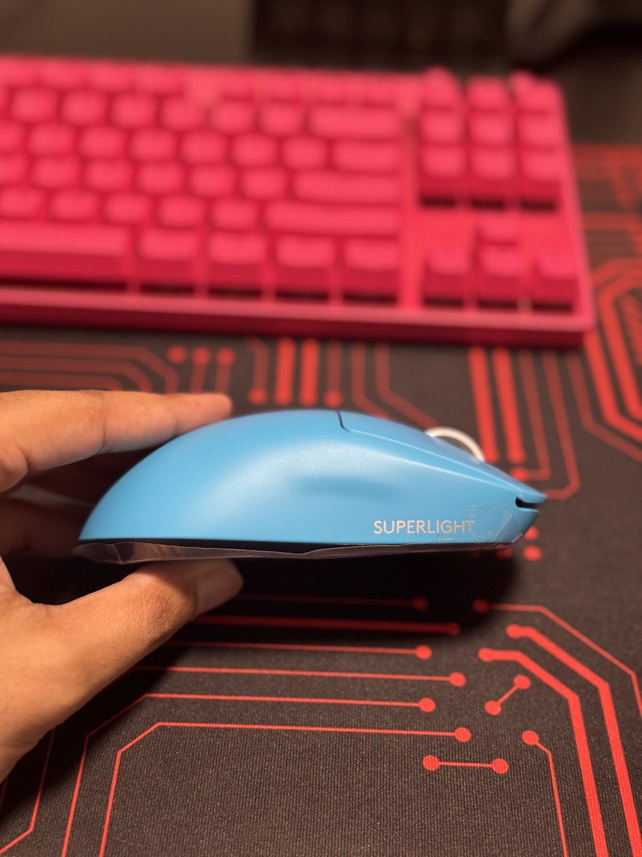 MindofWizz's tweet image. Huge thank you to @LogitechG for the Limited Edition #PROX2Cyan Superlight! 

The mouse you know and love just got a bit cooler

Use code “Wizz” at checkout for a discount

#LogitechGPartner