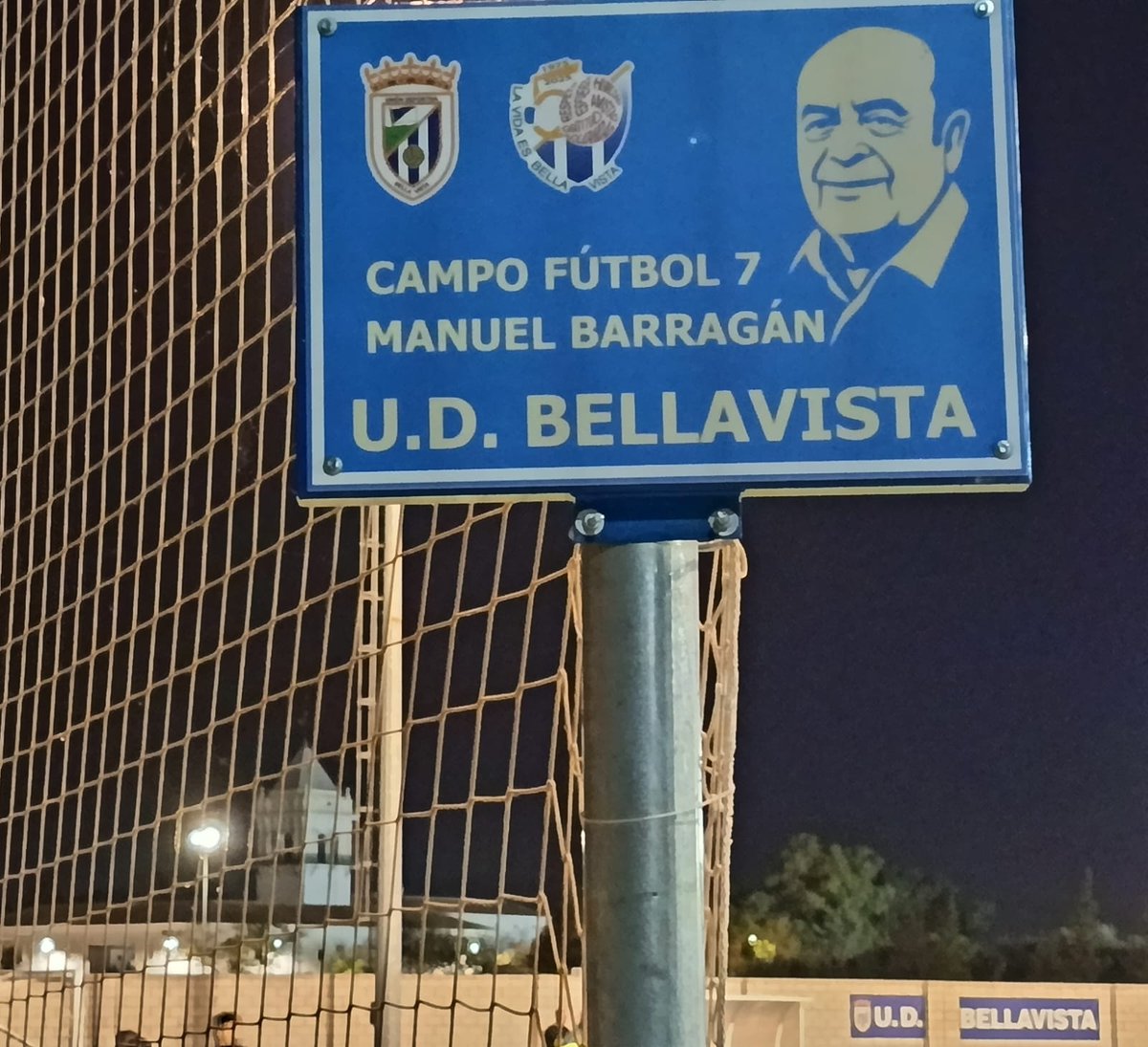 💙AZULESSS💙

Aprobado en Asamblea de soci@s y propuesto por nuestro 50 Aniversario, se han nombrado los campos de F-11 y F-7 con el nombre de dos referentes de la historia de nuestro club, como son Eduardo Herrera y Manuel Barragán

#SomosPartedelaHistoria
#Azulcomoformadevida