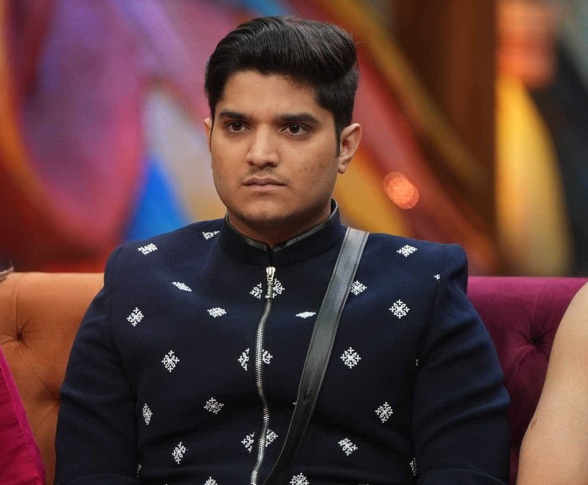 NO MRIDUL NO BIGGBOSS

वैसे तो मैं कभी Bigg Boss देखता नहीं हूँ मगर इस बार Mridul भाई थे तो थोड़ा बहुत देखा है,

Mridul भाई को Bigg Boss ने बाहर कर दिया है, उन्हें साजिश के तहत बाहर किया गया है, 

इन लोगों ने Mridul के नाम की TRP खाई और जब इनका काम हो गया तो उन्हें बाहर कर दिया।