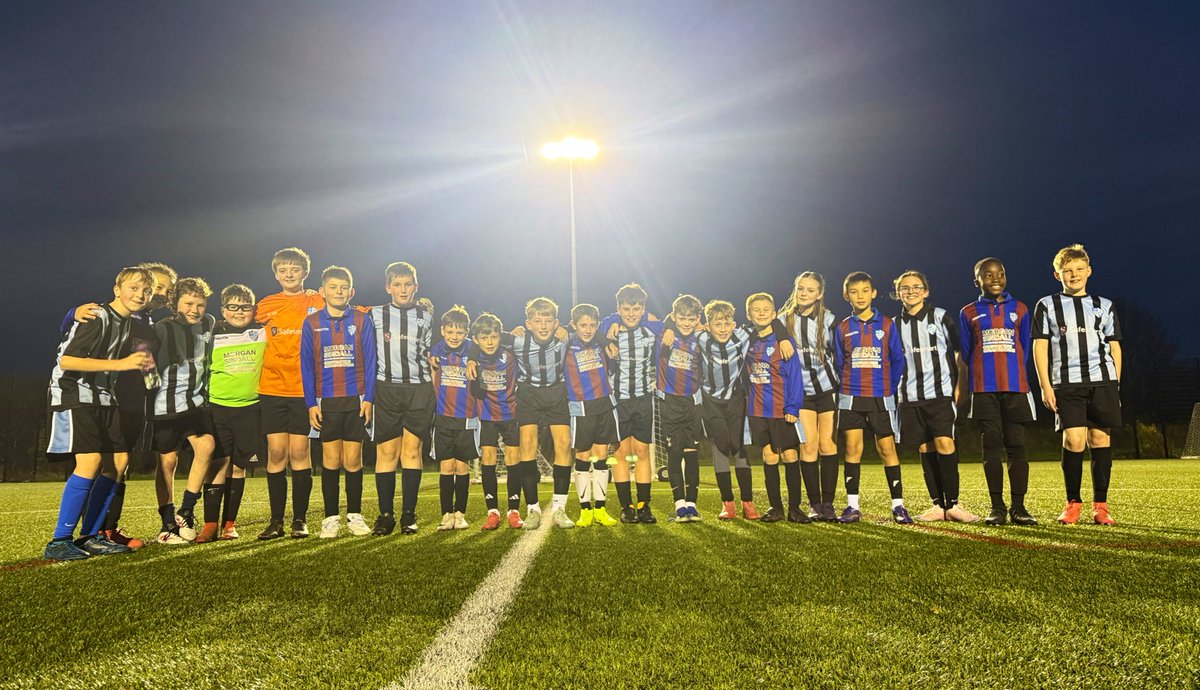 EtonburyPE's tweet photo. An outstanding performance from the @EtonburyAcademy Year 6 boys today against @RBA_PEdept 🖤💙🤝❤️🖤

A great performance full of teamwork💪⚽️💙

With goals from:

James Shi⚽️⚽️
Josh⚽️⚽️
Den⚽️⚽️⚽️
James Sha⚽️⚽️
Ed⚽️⚽️
Jayden⚽️

Star Player:

⭐️💙James Shi💙⭐️

#ETAAway #TeamETA https://t.co/1hYM9QYyuc