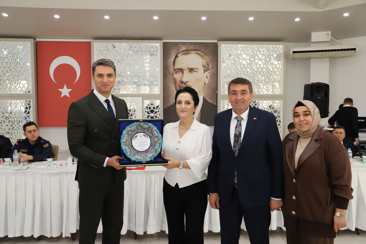 Mehtap_Altan's tweet image. “saruhanlibelediyesi: 📚 “Saruhanlı’nın Gizemli Öyküsü” Okurlarla Buluştu!

“Saruhanlı’nın Gizemli Öyküsü”
Saruhanlı Belediyesi tarafından hazırlanan, Şair ve Yazar Mehtap Altan’ın kaleme aldığı
“Saruhanlı’nın Gizemli Öyküsü” adlı kitabın tanıtım programı, yoğun bir katılımla…