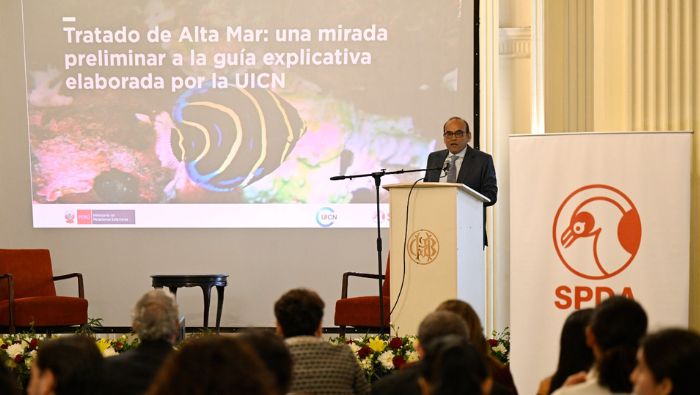 CancilleriaPeru's tweet photo. #NoticiasTorreTagle | La Cancillería impulsa un diálogo nacional sobre el Tratado de Altamar y la protección de la biodiversidad marina. El seminario, organizado junto a diversas asociaciones, analizó desafíos y oportunidades de la implementación del Acuerdo BBNJ, que entrará en vigor el próximo año.

👉 https://t.co/qrChj8mL7V