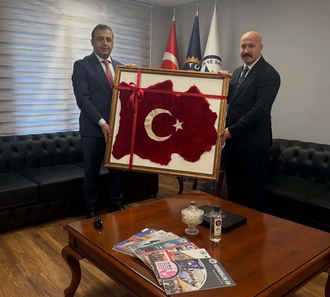 <a href="/Guvenlik_is/">Güvenlik-İş Sendikası</a> sendikası Genel Başkanı <a href="/omercagirici/">Ömer Çağırıcı</a> beyfendiye iadei ziyarette bulunup, Kurumumuz özel güvenlik çalışanları ile ilgili verimli bir görüşme gerçekleştirdik. 

Değerli Genel Başkana misafirperverlikleri için teşekkür ederim.