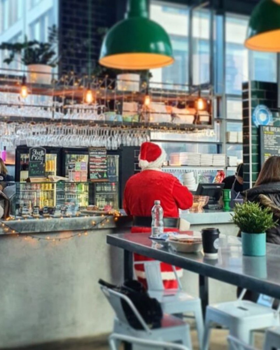 If you haven’t booked your festive get-together yet, our latest blog has got you covered.  

Whether you’re planning a cosy team dinner or an all-out office bash, there’s something for everyone 👉 wellingtonplace.co.uk/blog/where-to-… 

#ChristmasParty