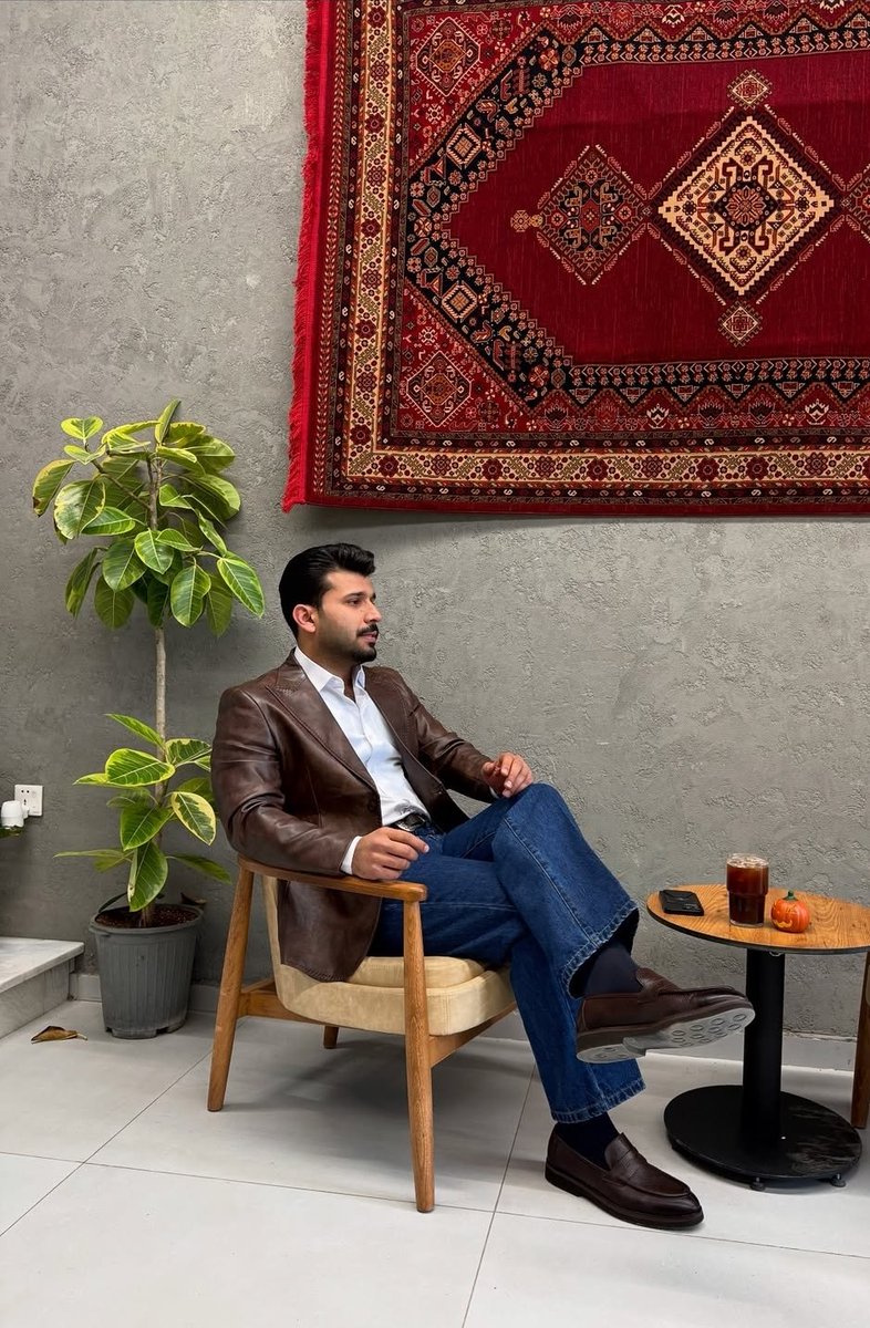 How can you look at a man like this and not be convinced that Kurds should rule the world?

#mnwo #dom #sub #efendi #köle #ayak #menatplay