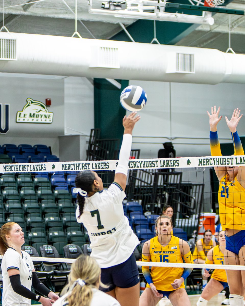 𝓢𝓮𝓷𝓲𝓸𝓻 𝓢𝓹𝓸𝓽𝓵𝓲𝓰𝓱𝓽✨

#7 Jessica Wilson is a senior from Kirtland, Ohio, majoring in Early Childhood Education. She aspires to get a teaching job back in Ohio, and adopt a dog after graduating from Mercyhurst. We appreciate you, Jess!

#RollLakers☘️