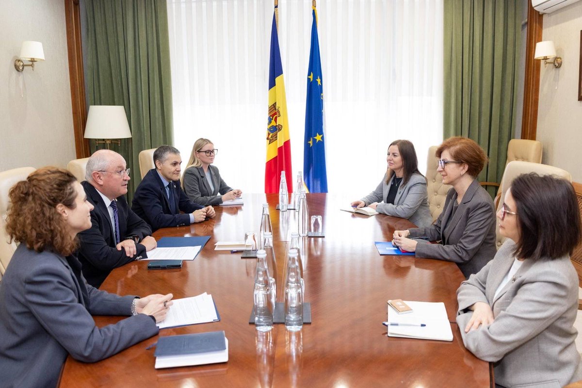 d_gasparikova's tweet photo. Had a productive meeting with🇲🇩@GuvernulRMD @AlexMunteanuMD on economic growth, digital transformation, public administration reform &amp; social inclusion. UNDP continues to support evidence-based policymaking, efficient public finances &amp; stronger governance for sustained growth. https://t.co/o1rl3Isc8V