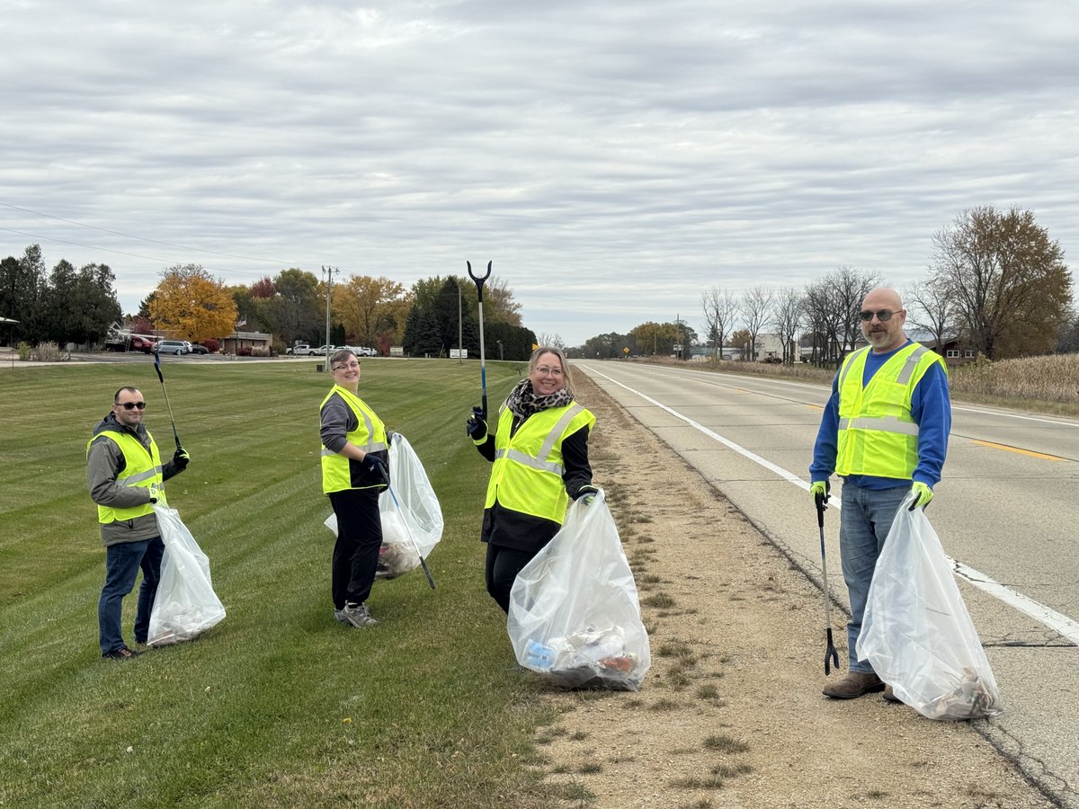 A huge thank you to <a href="/APCFlexiblePKG/">American Packaging Corporation</a> for joining our inaugural #FPAFlexImpact event as a satellite cleanup team! 🙌 💚

Their Columbus, WI crew volunteered to clean up local roadways, showcasing commitment to environmental responsibility and the community.

 #FPAFlexForward25