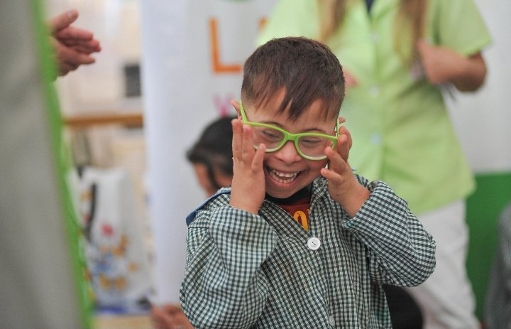 La revolución de las cosas simples!
En un programa que mejora la calidad de visión de miles de niños y niñas.
🤓👏👏👏