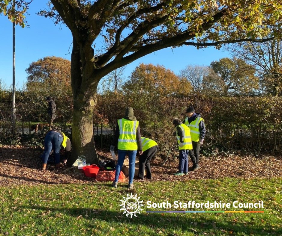 south_staffs's tweet image. 📅 Join us on Sat, Nov 22nd between 12.00 &amp;amp; 3.00 at Sytch Lane Cemetery, Wombourne (WV5 0JP) for our annual bulb planting event. Take home some FREE bulbs and a FREE tree to plant in your garden! We hope to see you there! 

#communityevent #GreenFlagAward #BereavementServices