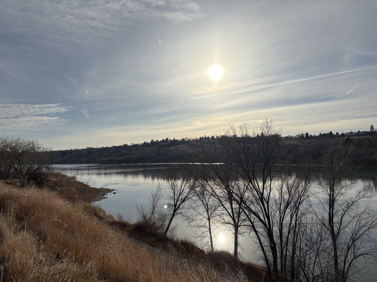 Good vibes Wednesday. #sharethetrailmh #autumninalberta #southsaskatchewanriver #medhat