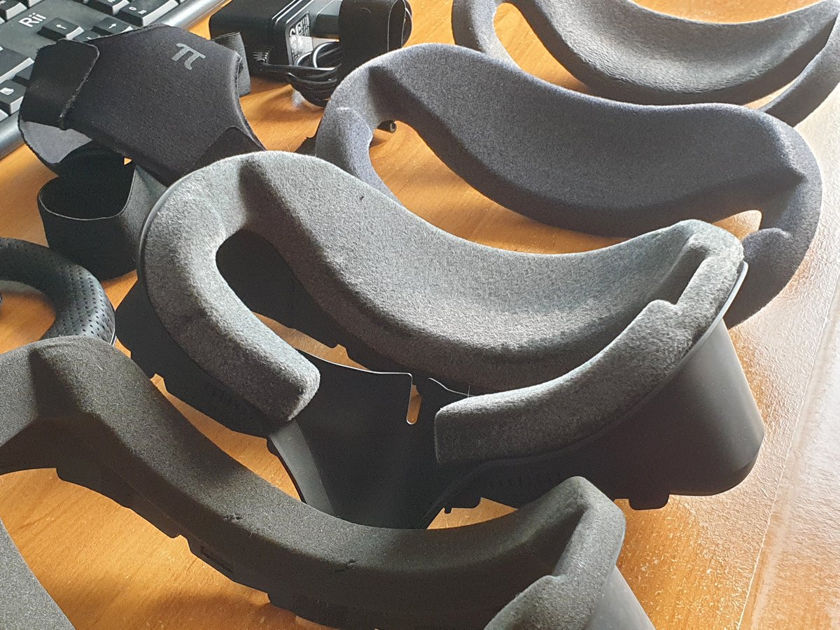 Vendo conjunto de accesorios para Pimax 5K (y creo que también sirven para las 8K, pues tengo entendido que lo único que las diferencia es la parte electrónica)