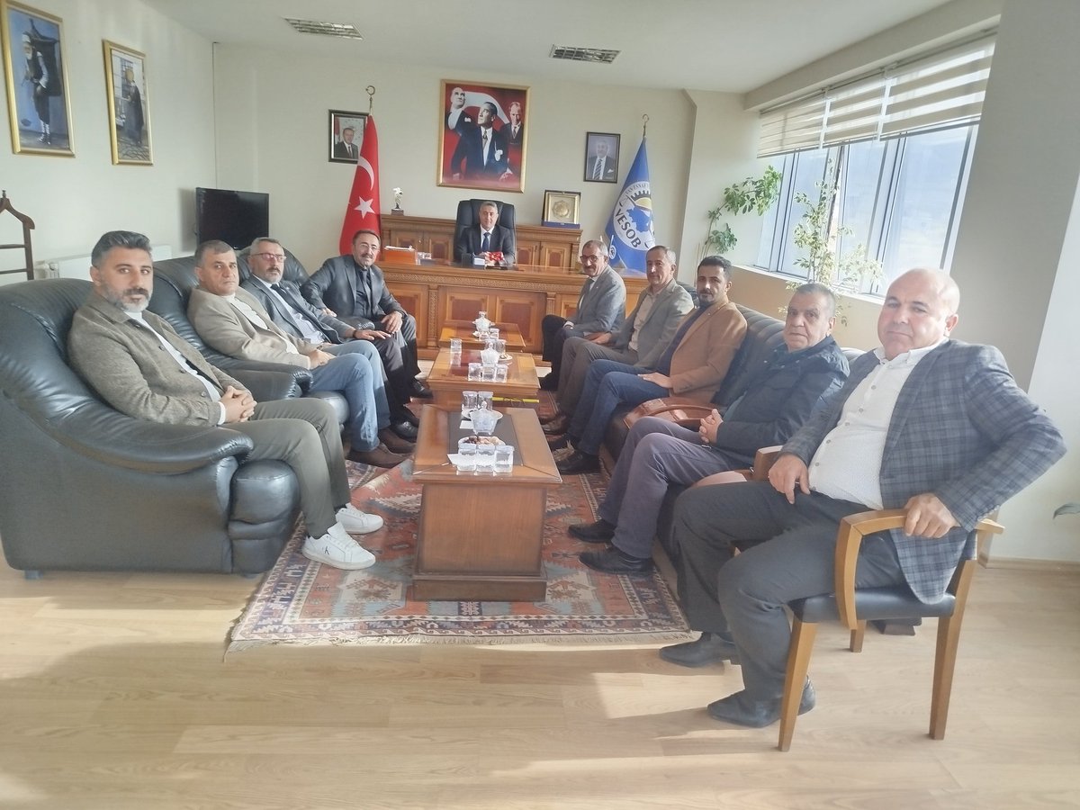 Van Mali Müşavirler Odası Yönetim Kurulu Başkanı Yakup Öğrenci ve Değerli Yönetim Kurulu Esnaf Sanatkarlar Odalar Birliği ni Ziyaret Ederek Gündem deki Önemli Konular üzerinde Bilgi Alış verişinde Bulundu Yaptıkları Ziyaretten dolayı Oda Yönetim Kurulu na Teşekkür ederiz.