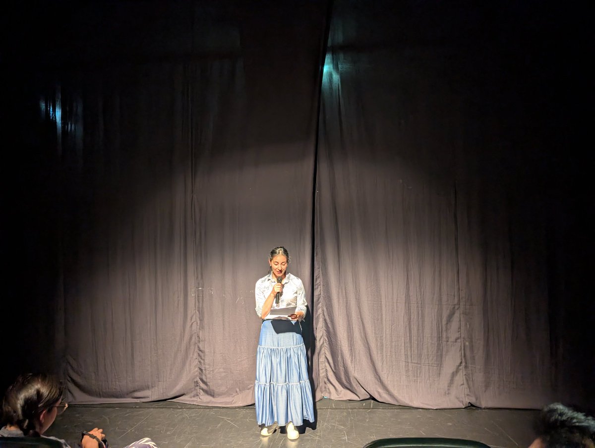 EmilioFelixR's tweet photo. El derecho también se expresa en el arte 🎭 

Junto al Viceministerio de Cultura, asistimos a la presentación de “Eco de Huesos”, una obra de danza creada como parte de las medidas de reparación dispuestas por la Corte Constitucional en el caso #Furukawa

Esta puesta en escena es un recordatorio de que el alcance del derecho no termina en los tribunales: puede transformarse en memoria, en expresión y en reconocimiento de la dignidad humana.

Como Seguro de Riesgos del Trabajo y como @IESSec, nos sumamos a estos espacios que reafirman que la justicia también puede tomar la forma del arte, del gesto y del movimiento; que reparar es también recordar, sensibilizar y construir una sociedad más justa 🇪🇨💪🏻

#DerechosHumanos #ReparaciónIntegral #SeguridadSocial