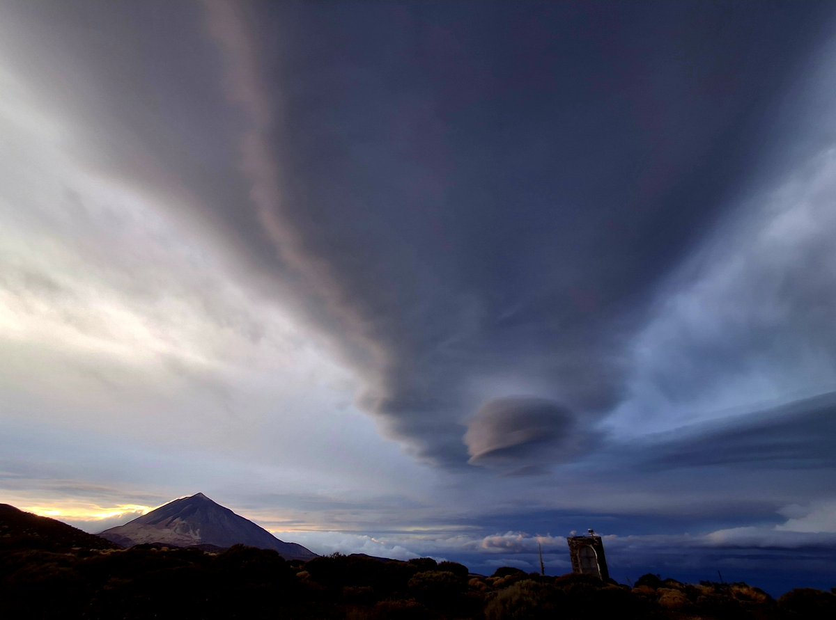 Despidiendo el día desde <a href="/AEMET_Izana/">AEMET_Izaña</a>