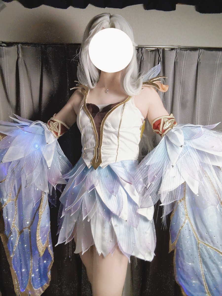 目前的新风格暂时想到一个，时间想增加到10分钟左右。第一个视频大概的衣服应该是这四个里面选一个，晚点开个投票好了（投票在下面）。新衣服目前我又买了一套钱包是真燃尽啦，暂时应该也不会买新衣服了。有新想法或者想看的下面留言或者私信我都行。