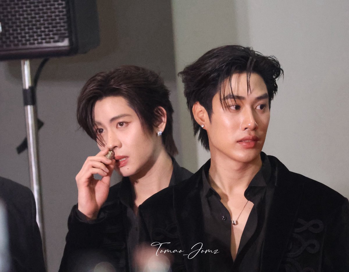 เห็นเฟิร์สวันดมยาดมแล้วใจเจ็บจี้ดมาก 

HOWEAWARD25 TFO SHOW
#HOWEAWARDS2025xDMD