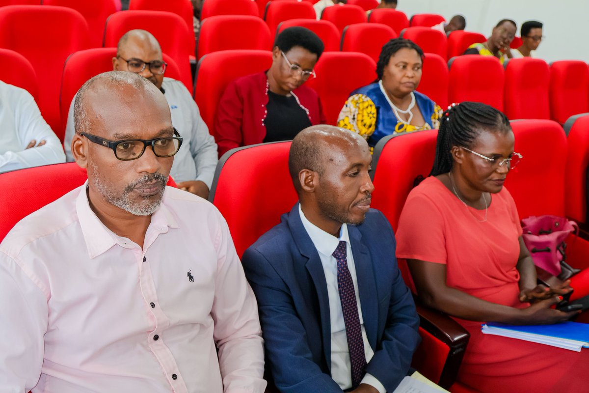 BgecoM2945's tweet image. Le ministre des Finances, Dr Alain NDIKUMANA, souligne que cette évaluation est cruciale pour bâtir un système financier burundais plus sûr, plus transparent et conforme aux exigences mondiales.
#TransparenceFinancière #Burundi