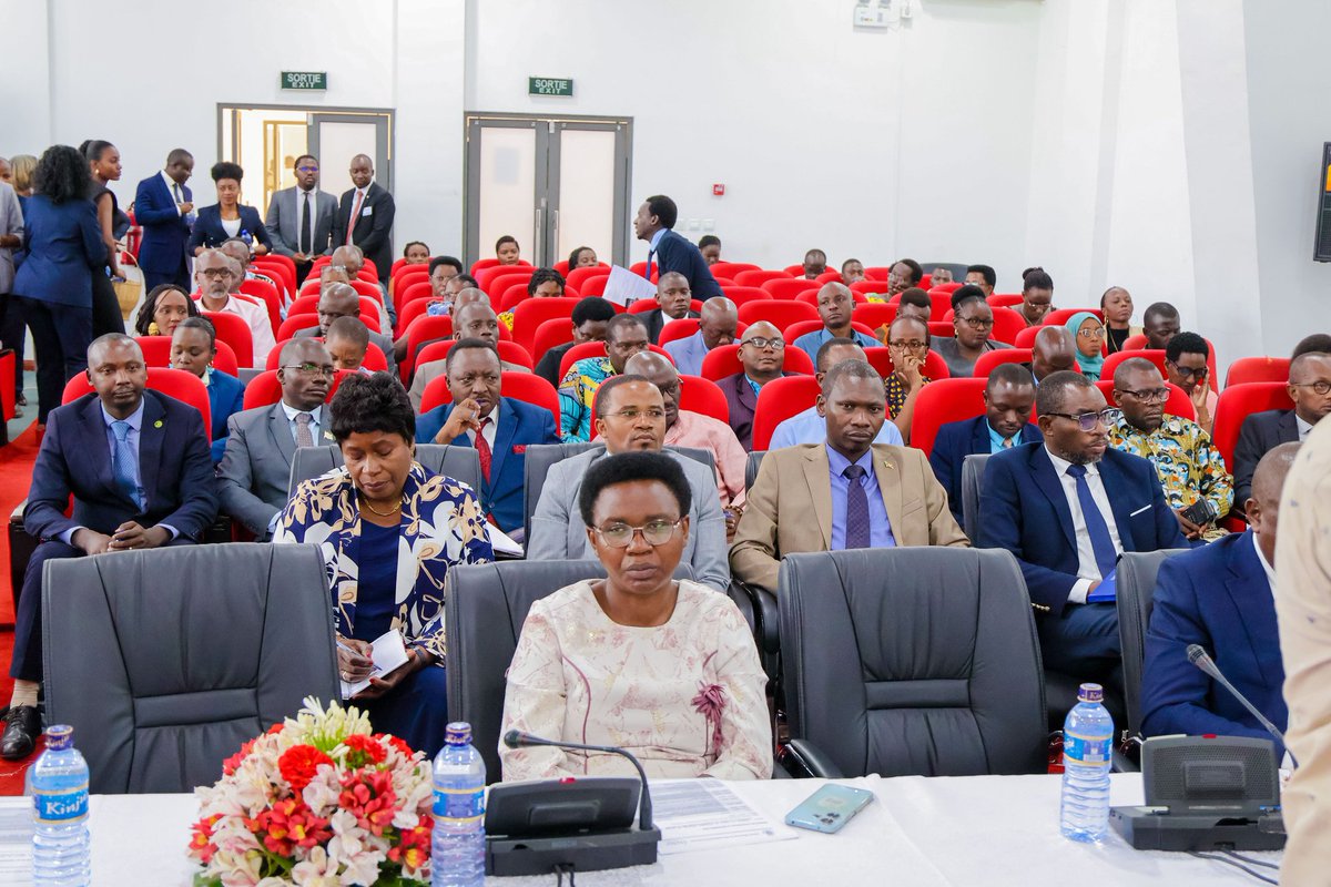 BgecoM2945's tweet image. Le ministre des Finances, Dr Alain NDIKUMANA, souligne que cette évaluation est cruciale pour bâtir un système financier burundais plus sûr, plus transparent et conforme aux exigences mondiales.
#TransparenceFinancière #Burundi