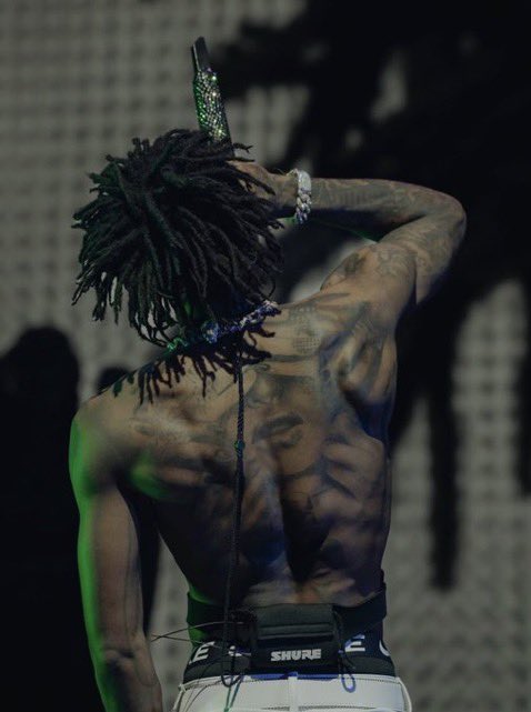RealQuickMis's tweet photo. after today NBA Youngboy has officially made AMERCIA SLIME AGAIN 💚 https://t.co/2b2vU4HEbv