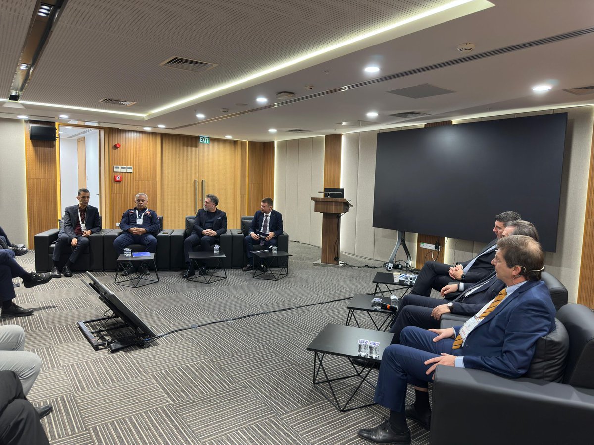 Elektrikli Araç Ekosisteminde Satış Sonrası Hizmetlerin Dönüşümü Başladı!
Elektrikli araç ekosistemi hızla büyürken, satış sonrası hizmetlerin bu dönüşüme uyum sağlama süreci de yeni bir döneme giriyor.
TOBFED olarak, EVCharge Show 2025 kapsamında düzenlediğimiz özel oturumda;