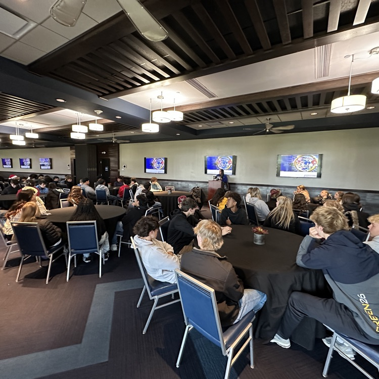 CCPSCCHS's tweet image. Today, Mrs. Tanner&apos;s Sports Marketing classes took a trip to TopGolf. While it was a fun outing for the students, they also learned about sales and how different developers, such as Fortnite and Angry Birds, partner with TopGolf to create a new experience. #BetterEveryDay #BDP