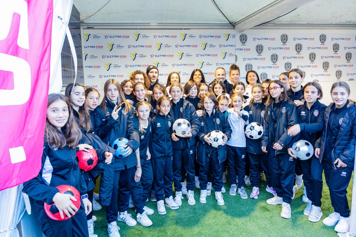 ElettroStar's tweet photo. ⚽️ Mille palloni, centinaia di sorrisi, un solo obiettivo: costruire insieme il futuro.
Grazie a @CesenaFC Femminile e allo Young Santarcangelo per aver condiviso con noi l’energia più bella: quella delle persone! ⚡️💛
#ElettroStar #SanMartino #Fotovoltaico #EnergiaDelFuturo https://t.co/oEe89k1OuC