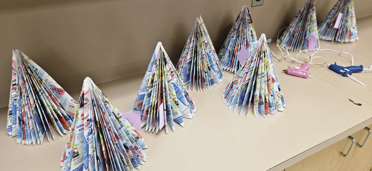 michael_tchr's tweet photo. Creating magazine Christmas trees @stangelaschool2 and calculating the Pythagorean theorem #tcdsb https://t.co/SFnj2d3iHh