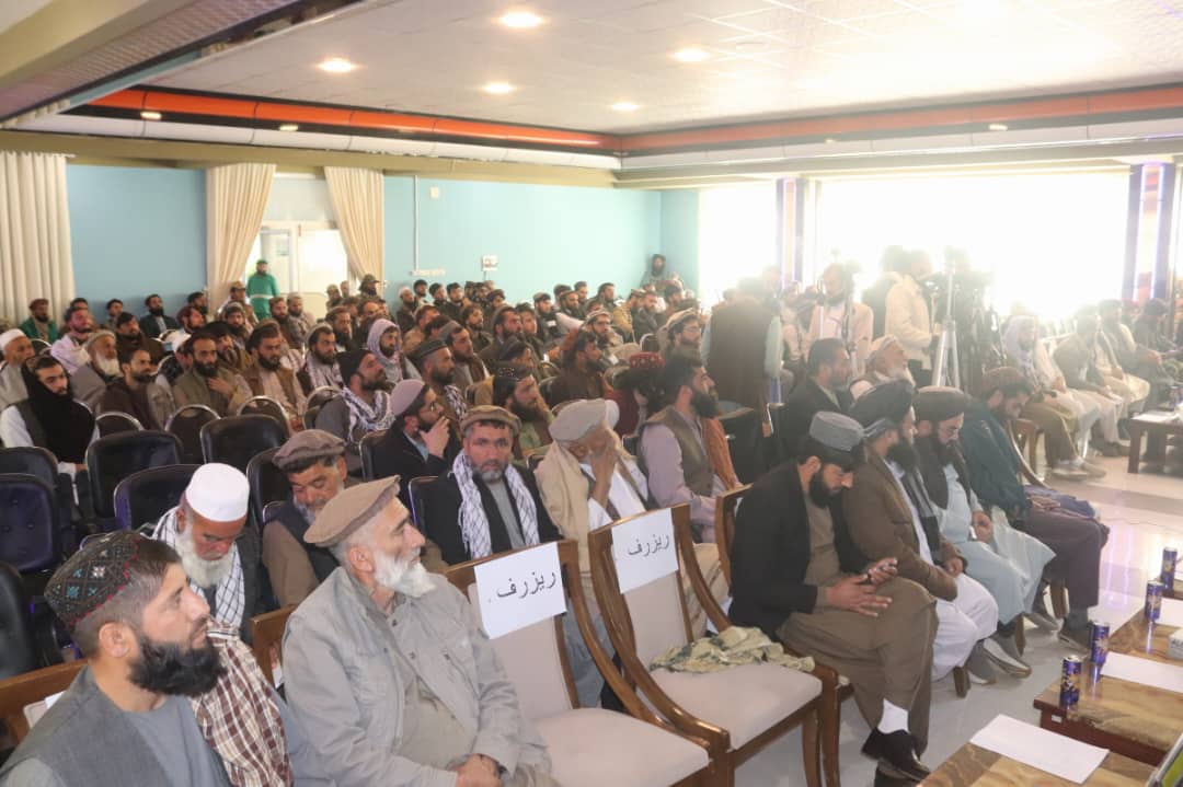 از سخنان مفتی محمدادریس انوری والی ولایت  در گفتمان شهری ولایت پروان:
گفتمان شهری فرصتی است که باعث اطمینان و قناعت مردم نسبت به کارکردهای مسئولین در همه سطوح می‌شود و زمینه‌ساز یگانگی و رفع تکلّف میان مسئولین و مردم می شود و در چنین فضایی، زمینه دید و بازدید میان دو طرف مساعد می