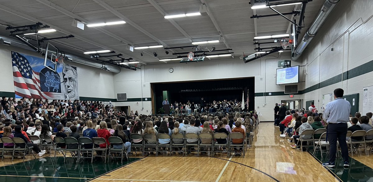 Lincoln celebrates the brave men and women who defend our daily lives. Thank you to our Lancer veterans for joining us for our assembly so our gratitude could be shared with you. And thank you to all the veterans, near and far, for all you do. #lancerpride💚 #weare203🍏
