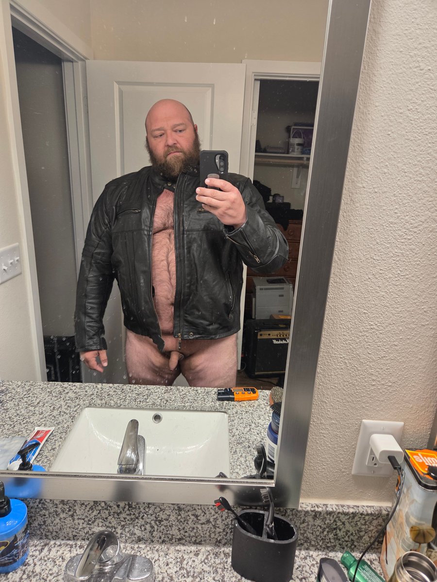 Go check out my #onlyfans! October's #cumpilation has been posted.

#ass #cum #cumshot #cumming #caught #flash #dickflash #gym #gymflash #caughtflashing #strong #public #publicflash #publicdickflash #flashing #uncut #bodybuilders #gym #posing #bodybuilding #GetBetter #strongman