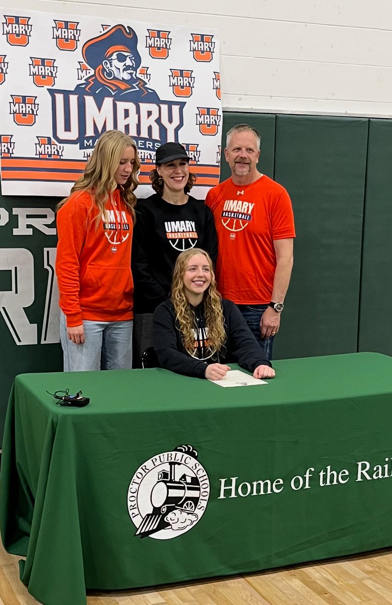 Congrats to Chloe Carlson on signing with U of Mary!